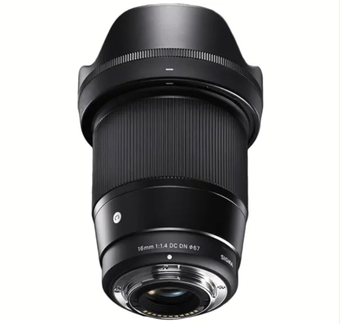 Sigma 16 mm f/1.4